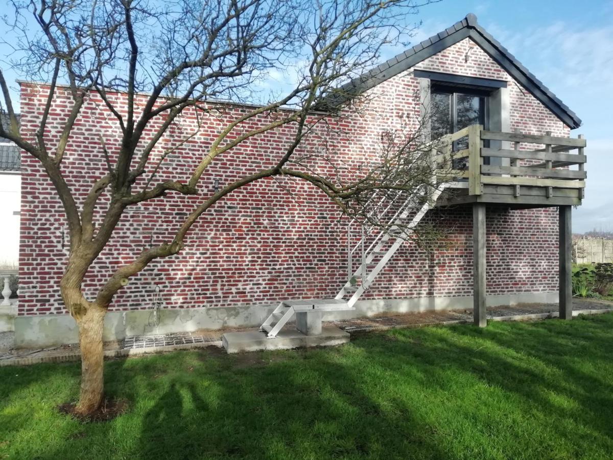 Etage à la ferme indépendant avec piscine intérieure privative Bassee Exterior foto