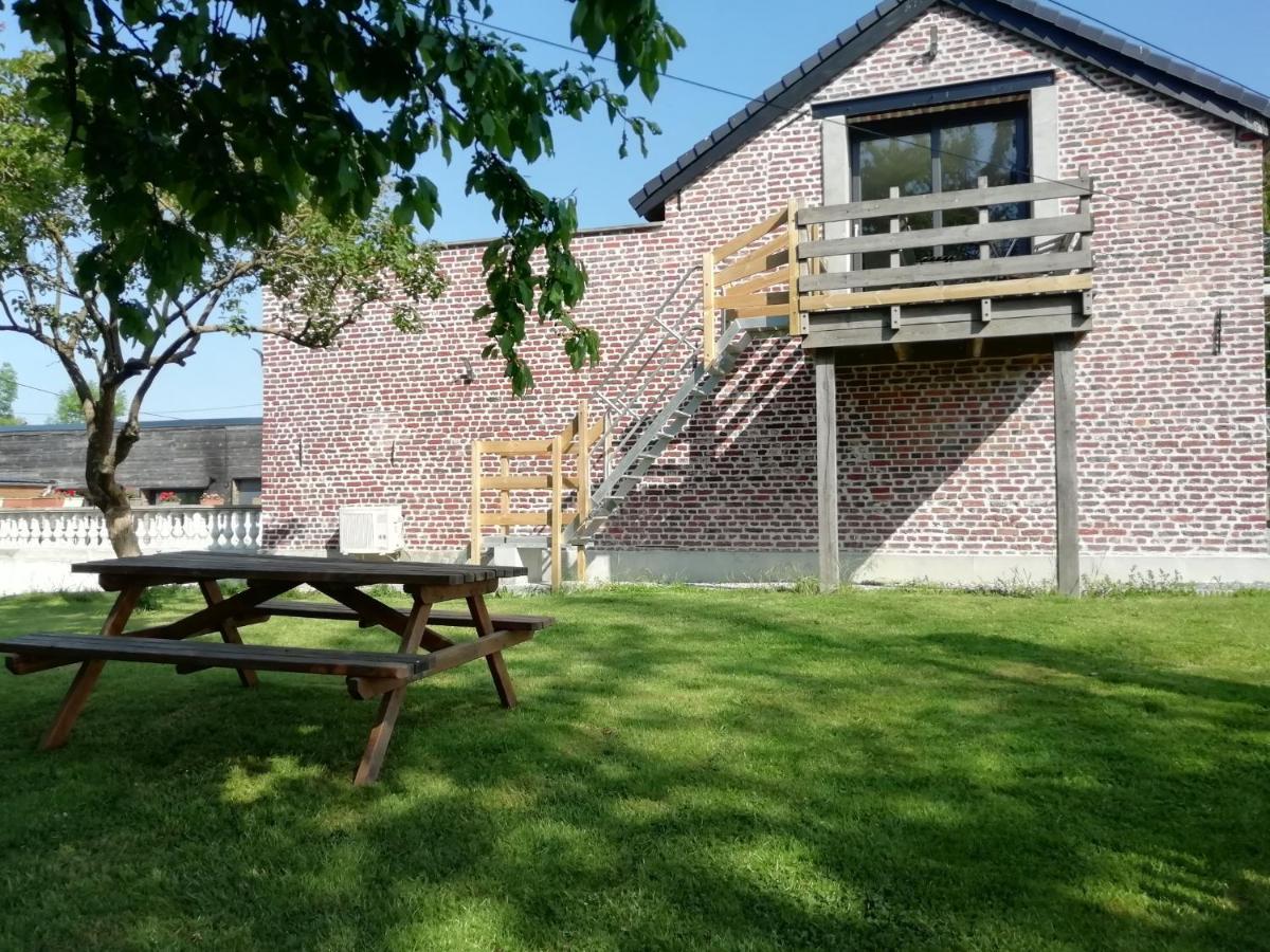 Etage à la ferme indépendant avec piscine intérieure privative Bassee Exterior foto