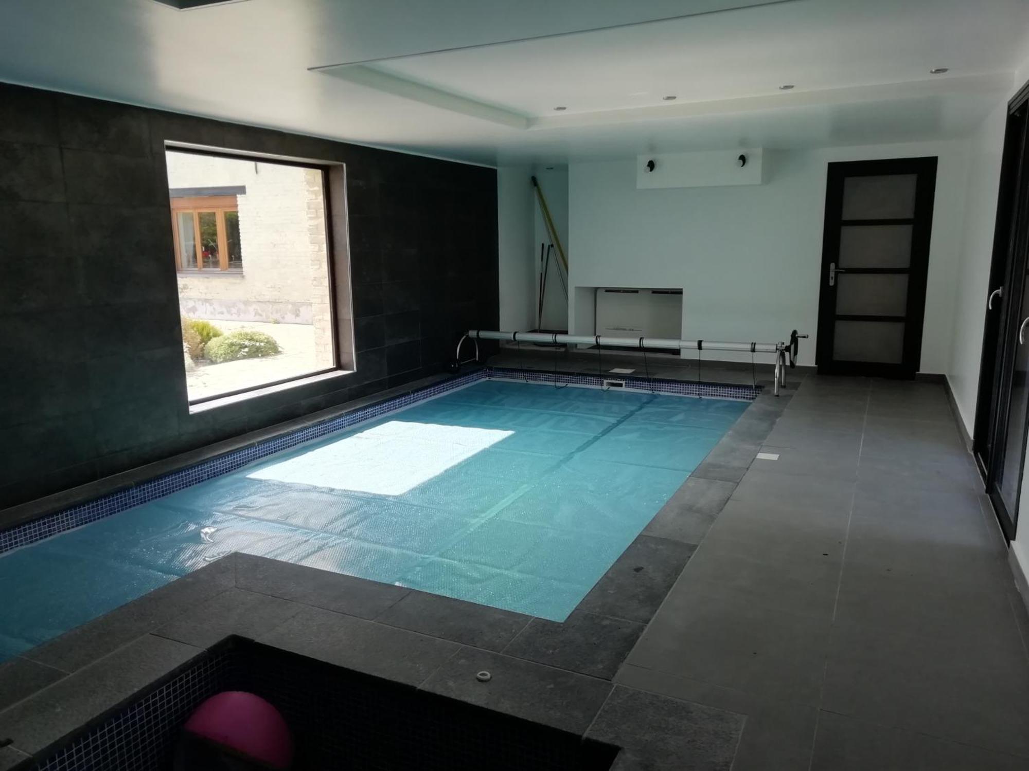 Etage à la ferme indépendant avec piscine intérieure privative Bassee Exterior foto